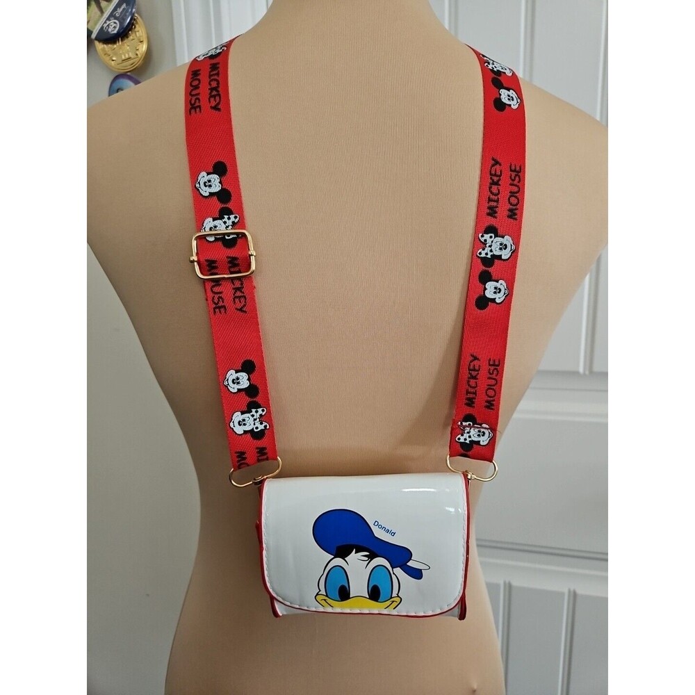 Little Girls Donald, Mickey, And Minnie Mini Purse 4x4.5x1 in